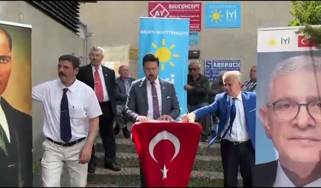 Almanya'da İYİ Parti gönüllülerini buluşturan merkez açıldı
