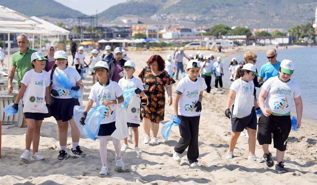 Balıkesir'de 5 Haziran Dünya Çevre Günü'nde sahiller temizlendi