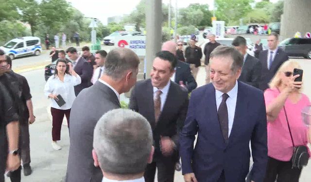 Başkan Tugay: 'İzmir'e sağlıkta en üst seviyeye çıkmak yakışır'