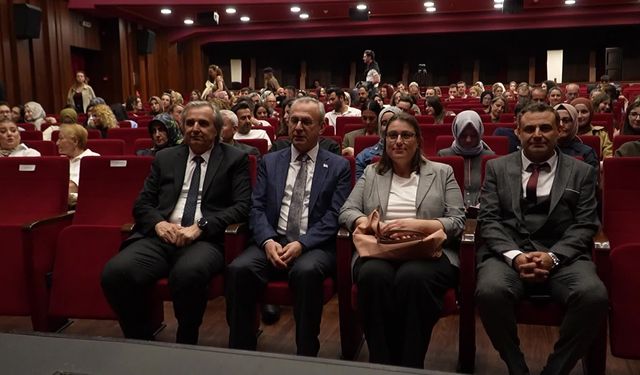 Bursa'da 'Bir Adam Yaratmak' sahneye taşındı