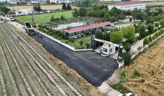 Ceyhan Belediyesi'nden Şehit Zeynep Sağır Anadolu Lisesi yolunda asfalt çalışması