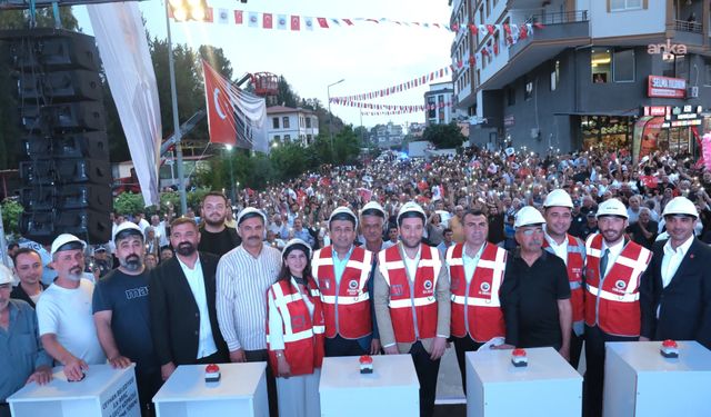 Ceyhan'da ulaşımda yeni dönem: Araç üst geçit köprüsünün temeli atıldı