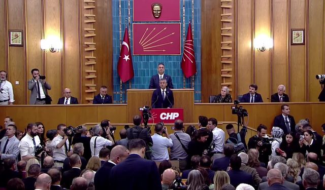 CHP Grup Toplantısı... Özgür Özel: 'Eskimiş, köhnemiş, yozlaşmış bu çirkin zihniyeti geride bıraktık'