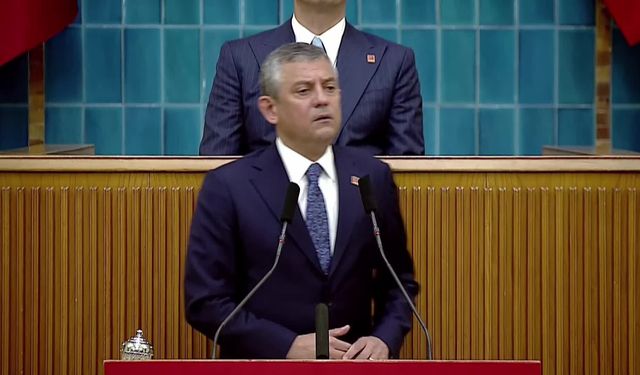 CHP grup toplantısı... Özgür Özel: 'Önümüzde duran, bu milletin ayaklarının altında kalır'