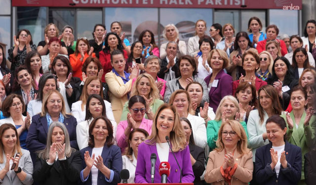 CHP'nin eski il kadın kolları başkanlarından Özel'e destek
