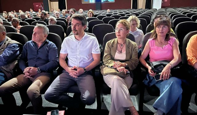 Karadeniz Ereğli'de çevre panelinde 'Havama, suyuma, toprağıma dokunma' çağrısı