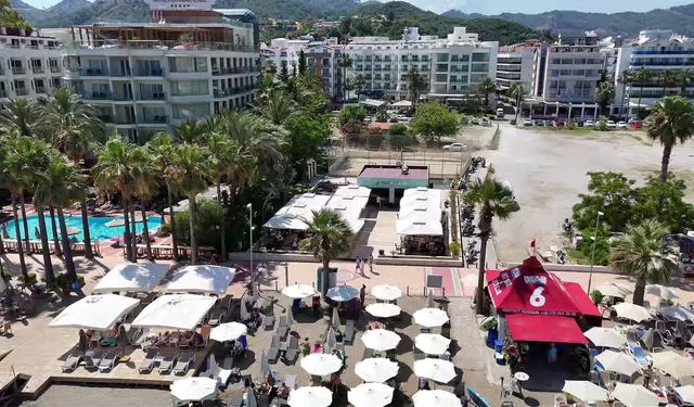 Marmaris'te 'Halk Plaj Kafe' yoğun ilgi görüyor