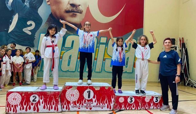 Şehzadeler Belediyespor Kulübü altyapısından iki bronz madalya