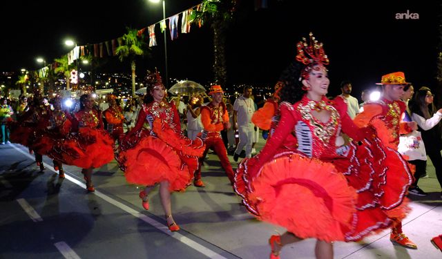 27. Büyükçekmece Kültür ve Sanat Festivali kortejinde karnaval coşkusu