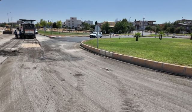 Adıyaman Belediye Başkanı Tutdere, kentte devam eden yol çalışmalarını inceledi