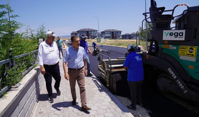 Tepebaşı Belediye Başkanı Ataç, üstyapı çalışmalarını sahada inceledi