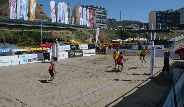 Uluslararası Pro Beach Voleybol Turnuvası Sinop'ta başladı
