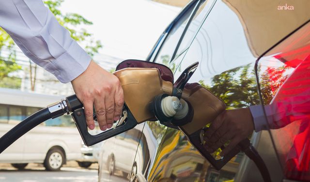 Akaryakıta zamma tatil freni: Cuma günü motorine 3 lira 90 kuruş, benzine 1 lira zam var