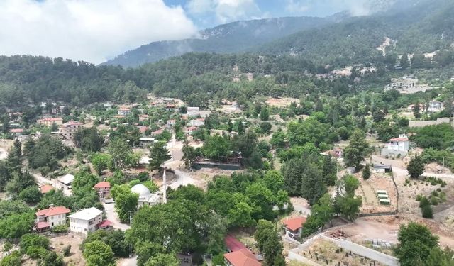 Antalya Büyükşehir Belediyesi'nin Mobil Kuaför TIR'ı yaylalarda hizmet veriyor