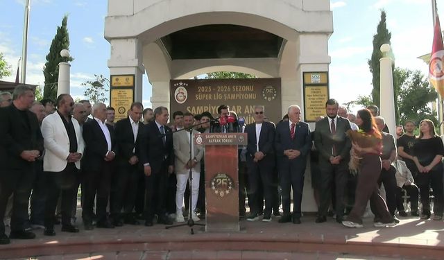 Büyükçekmece Şampiyonlar Anıtı'na Galatasaray bayrağı çekme töreni yapıldı