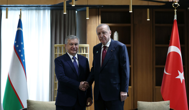 Cumhurbaşkanı Erdoğan, Özbekistanlı mevkidaşıyla görüştü