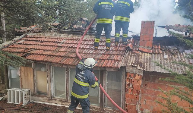 Eskişehir Büyükşehir Belediyesi İtfaiyesi, yılın ikinci çeyreğinde 526 yangına müdahale etti