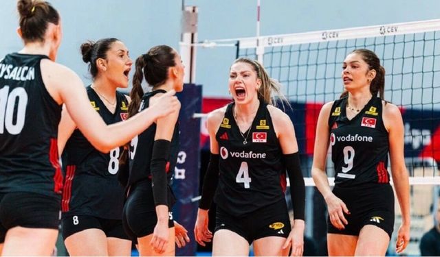 U18 Sultanları namağlup finale yükseldi