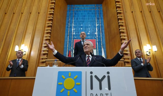 İYİ Parti Genel Başkanı Müsavat Dervişoğlu'ndan YENİ Parti Genel Başkanı Özgür Özel'e tebrik mesajı