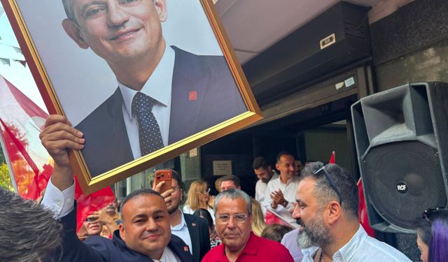İzmir'de CHP'den istifa açıklamaları