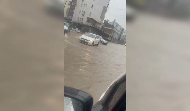 Osmaniye ve Adana'da sağanak yağış hayatı olumsuz etkiledi