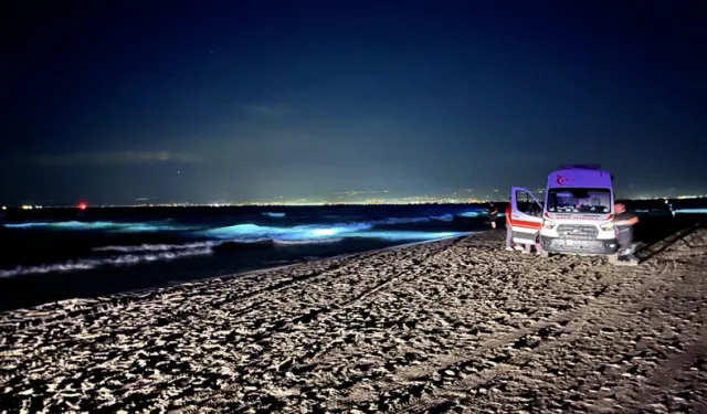 Mersin’de denize giren aileyi akıntı ayırdı: 3 ölü