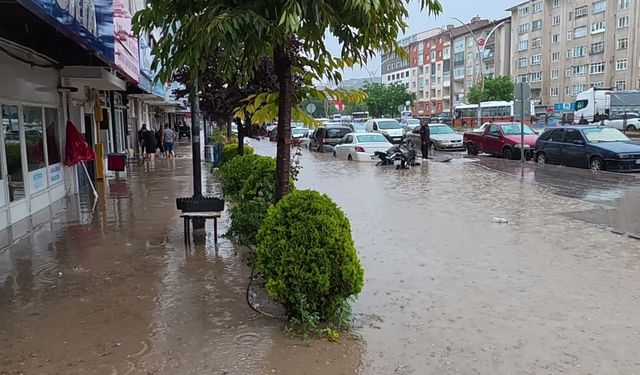 Yozgat'ta yağmur hayatı olumsuz etkiledi