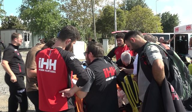660 metrekarelik Türk bayrağı Büyükçekmece Körfezi'nde açıldı
