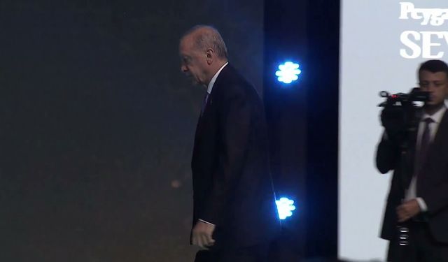Cumhurbaşkanı Erdoğan: Ümmet-i Muhammed'in yeniden kenetlenmesini arzu ediyoruz