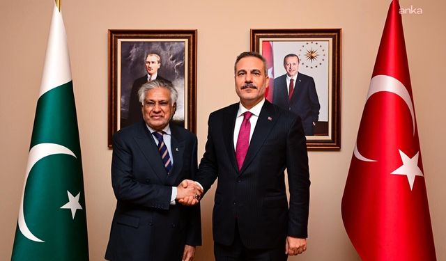 Dışişleri Bakanı Hakan Fidan, Pakistanlı mevkidaşı Dar ile İstanbul'da görüştü