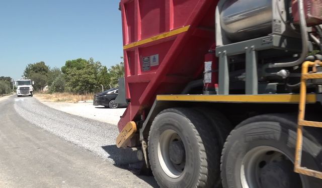 Manisa Büyükşehir Belediyesi'nden Gölmarmara'da 8 kilometrelik yolda çalışma