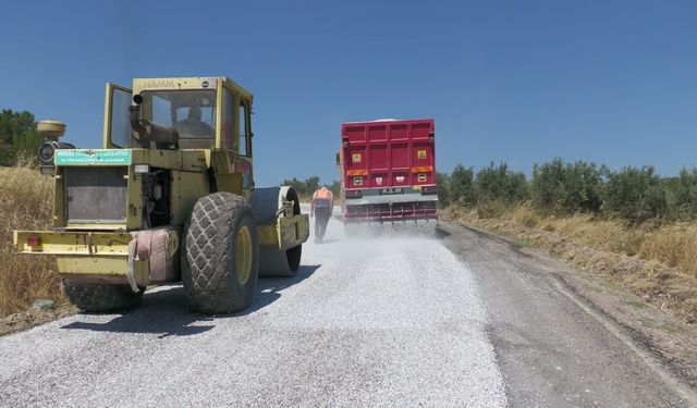 Manisa Büyükşehir Belediyesi'nden Gördes'te 14 kilometrelik asfalt çalışması