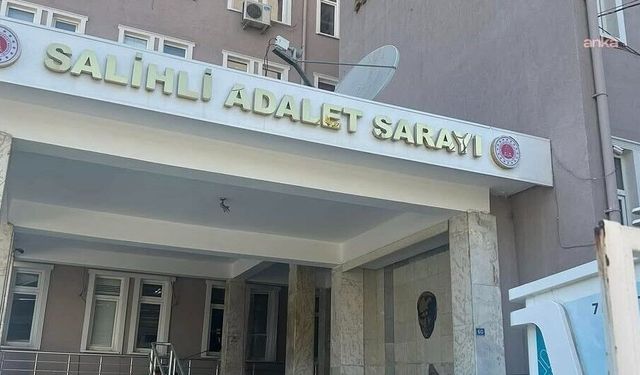 Manisa'da araç üzerinde 'hayasızca hareketlerde' bulunduğu iddiasıyla kadın ve sürücü gözaltına alındı