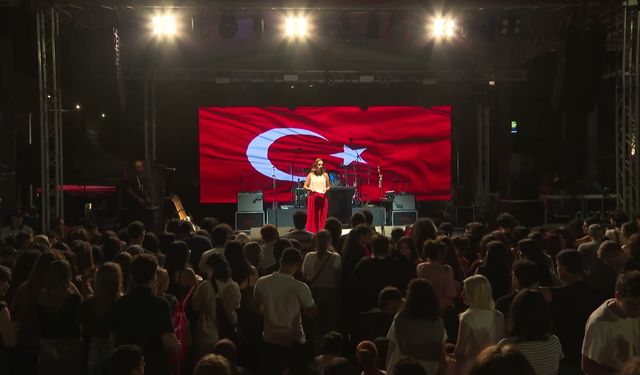 Müze Gazhane'de 30 Ağustos coşkusu... Nuri Aslan: Yaşasın Türkiye, yaşasın egemenlik, yaşasın Cumhuriyet!