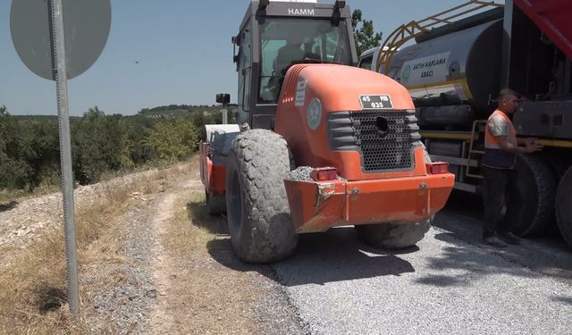 Soma'nın mahalle yollarında asfalt çalışmaları devam ediyor