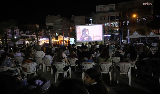 Turgutlu Belediyesi'nden 'Açıkhava Sinema Geceleri'nde dondurma ikramı