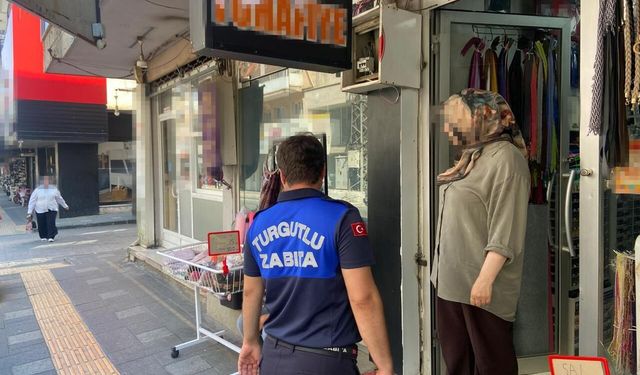 Turgutlu zabıtasından ve İlçe Emniyet Müdürlüğü ekiplerinden kaldırım işgali denetimi