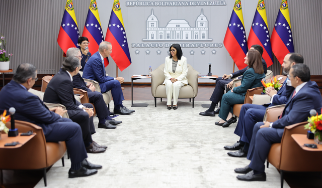 ABD'li enerji şirketi Chevron ve İtalyan Eni, Venezuela'daki petrol yatırımlarını genişletecek