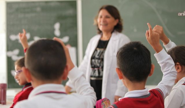 Bakan Tekin: Öğretmenlerimizin mazeret durumlarını gözeterek iller arası yer değişikliği sürecine ilişkin yeni duyurumuzu yayımladık