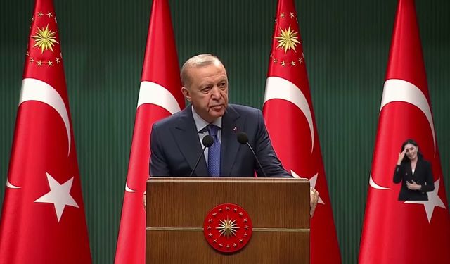 Cumhurbaşkanı Erdoğan: Türkiye'yi köksüz ve ruhsuz hale getirme projelerini kabul etmiyoruz