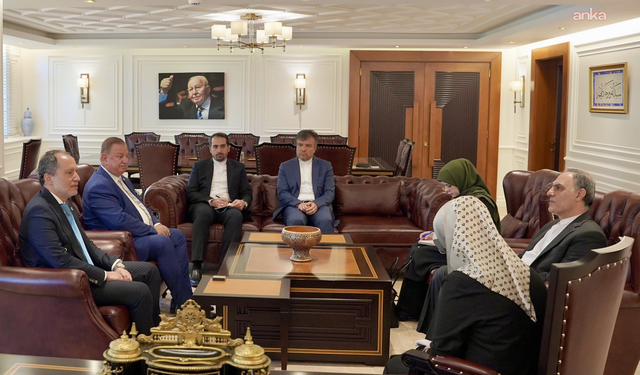 İran Büyükelçisi Habibollahzadeh, Yeniden Refah Partisi Genel Başkanı Erbakan'ı ziyaret etti