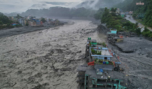 Nepal'de sel felaketinden 10 gün sonra iki kişi daha sağ kurtarıldı