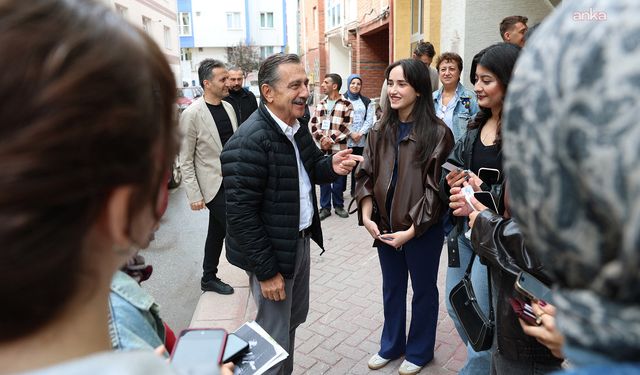 Tepebaşı Belediye Başkanı Ataç, 29 Ekim Gençlik Merkezi'nde gençlerle buluştu