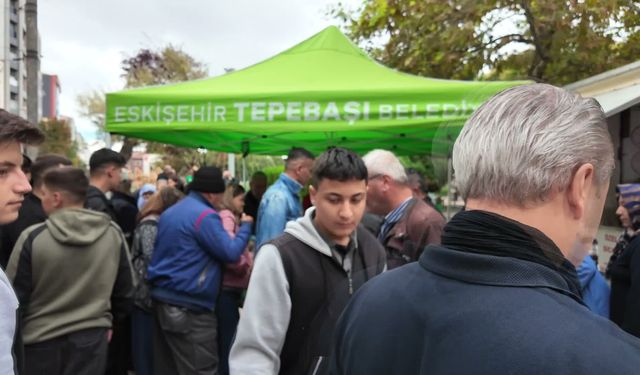 Tepebaşı Belediyesi'nden Ahilik Haftası'na özel pilav ikramı