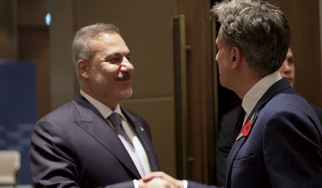 Bakan Fidan, Birleşik Krallık Dışişleri Bakanı Miliband ile görüştü