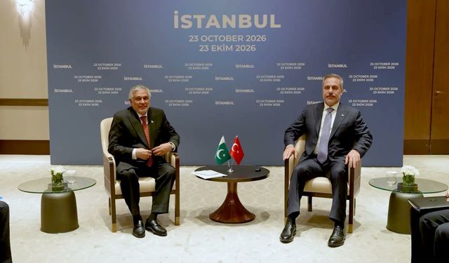 Bakan Fidan, Pakistanlı mevkidaşıyla bir araya geldi