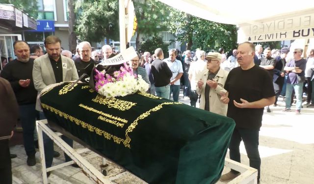 Nişanlısının öldürdüğü avukat Özge, son yolculuğuna uğurlandı