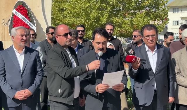 Van depreminin 15. yılında hayatını kaybedenler anıldı