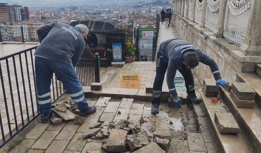 Bursa Büyükşehir Belediyesi'nden Tophane Meydanı'nda yenileme çalışması