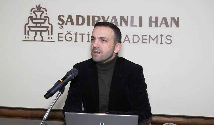 Osmangazi'de edebiyatseverler, Puchner'in 'Kelimelerle Dünya Tarihi' eserini ele aldı